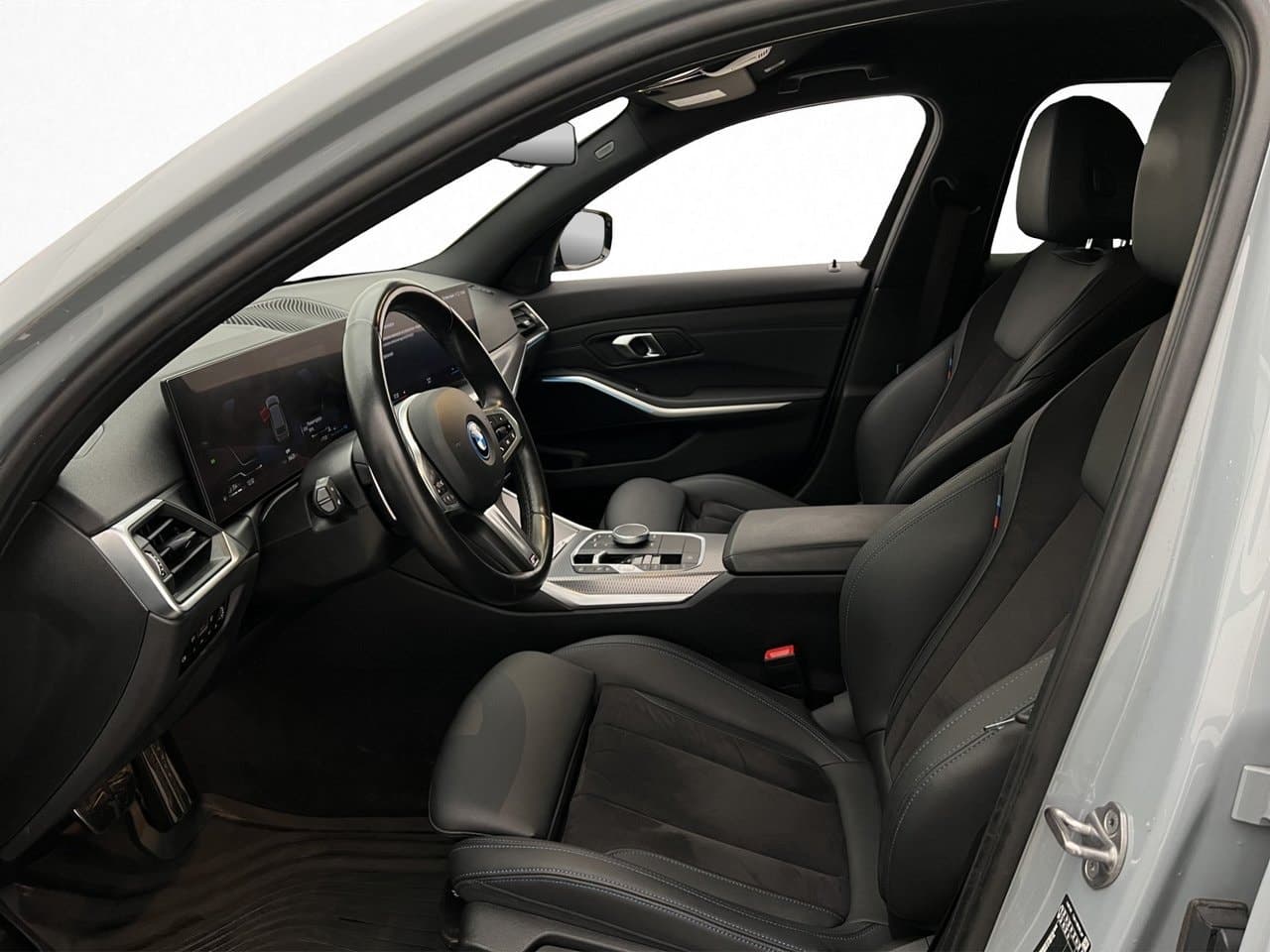 2023 BMW 3-Series - 11