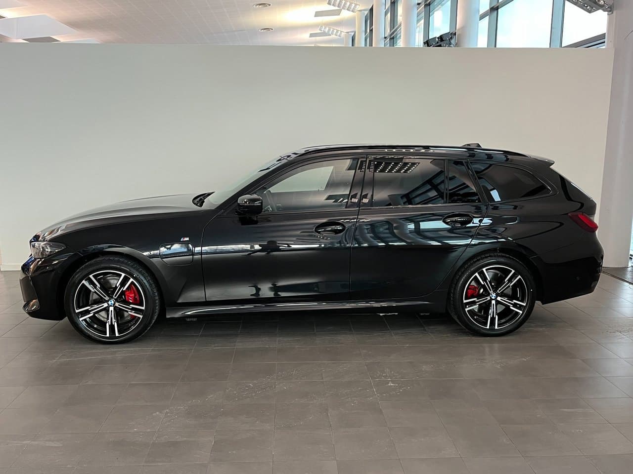 2025 BMW 3-Series - 3