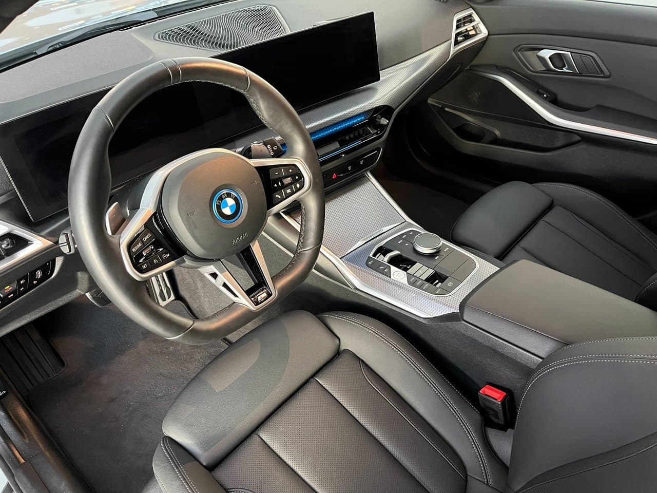 2025 BMW 3-Series - 8