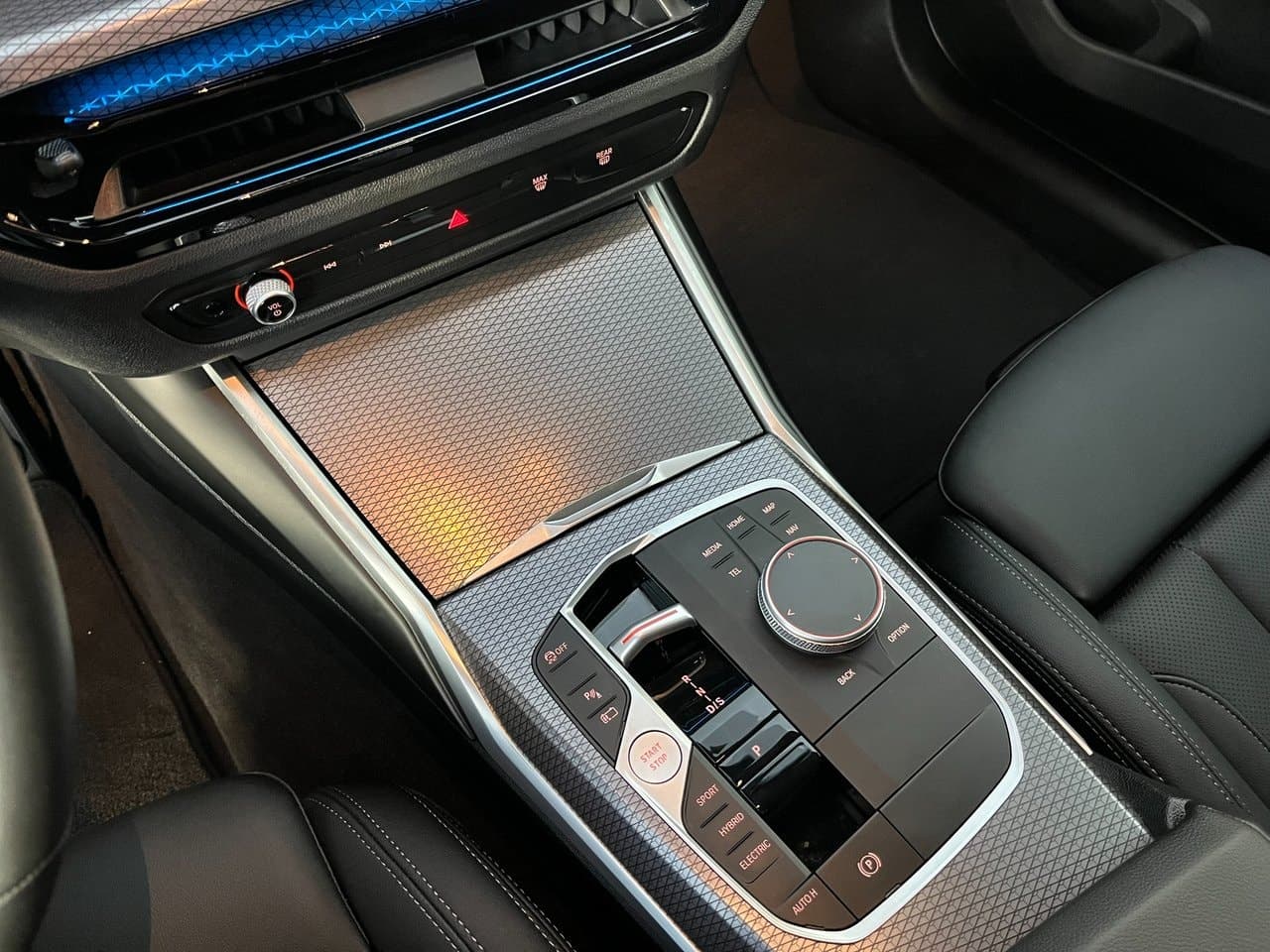 2025 BMW 3-Series - 11