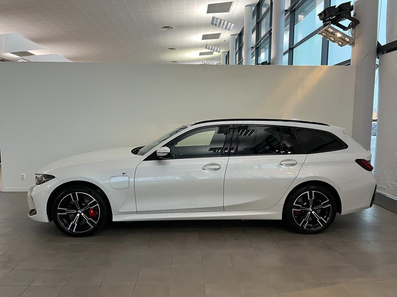 2025 BMW 3-Series - 3