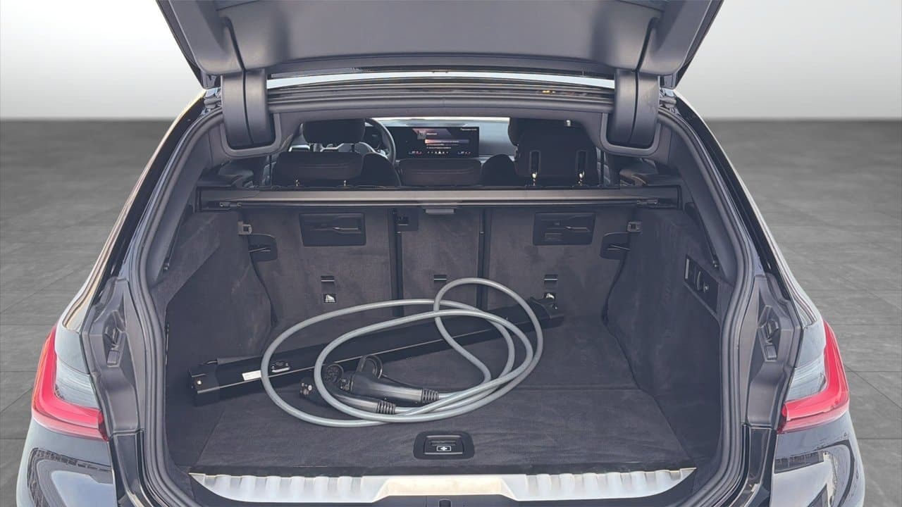 2025 BMW 3-Series - 10