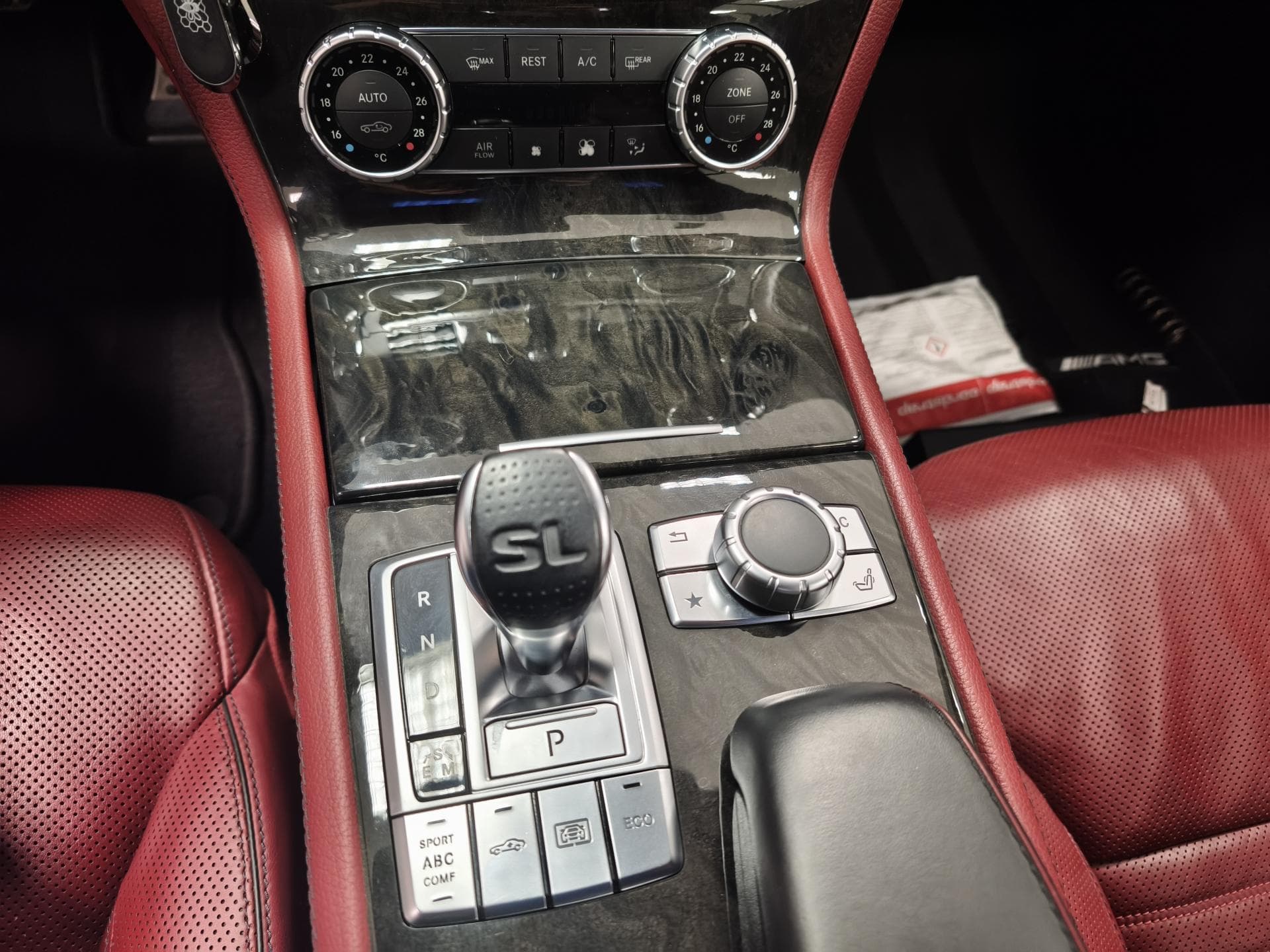 Mercedes-Benz SL - 12
