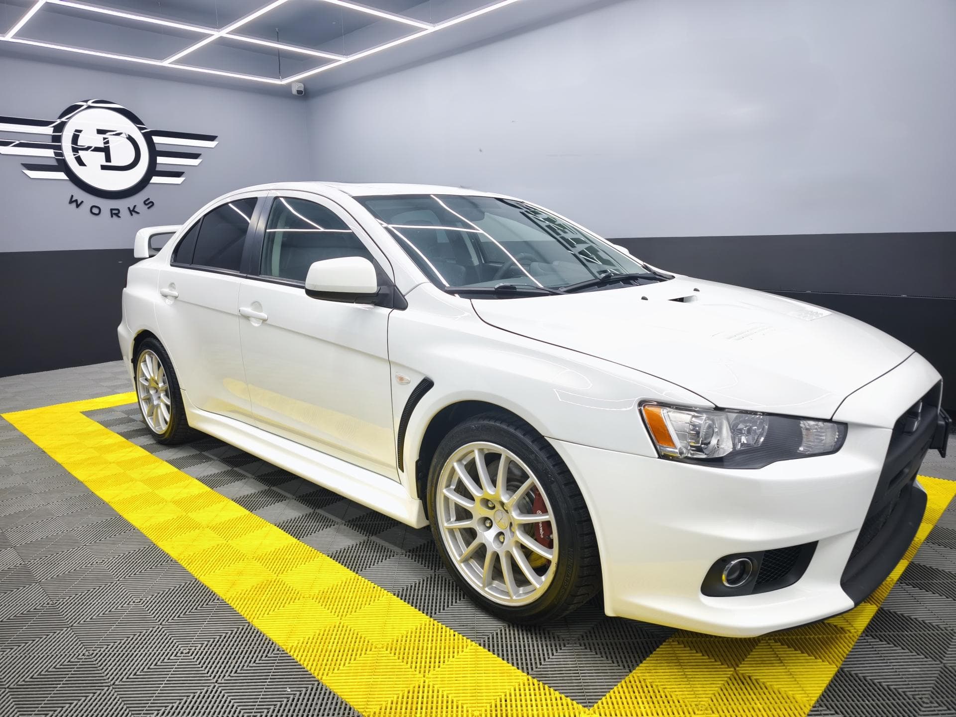 Mitsubishi LANCER