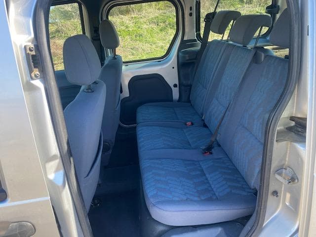 Ford TOURNEO - 9