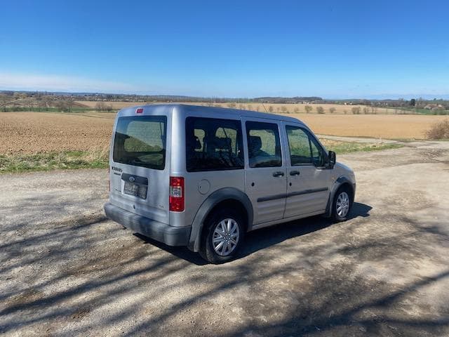 Ford TOURNEO - 5