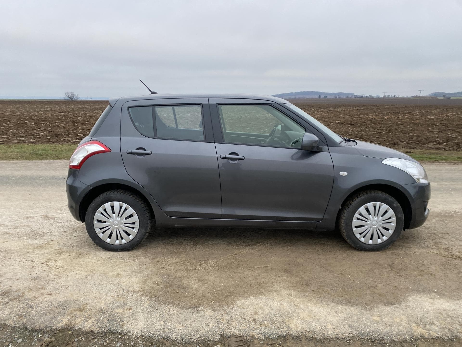 Suzuki SWIFT - 4