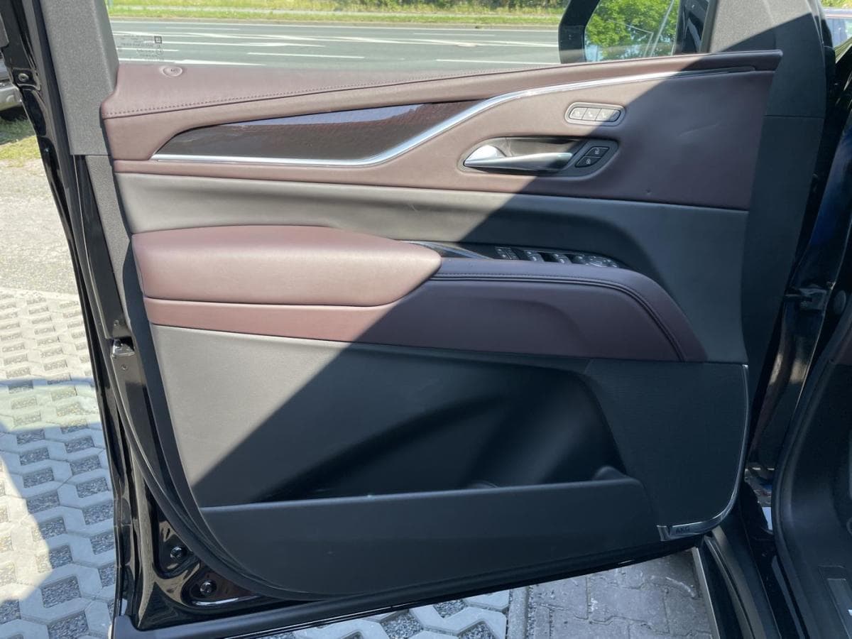 2024 Cadillac ESCALADE - 11
