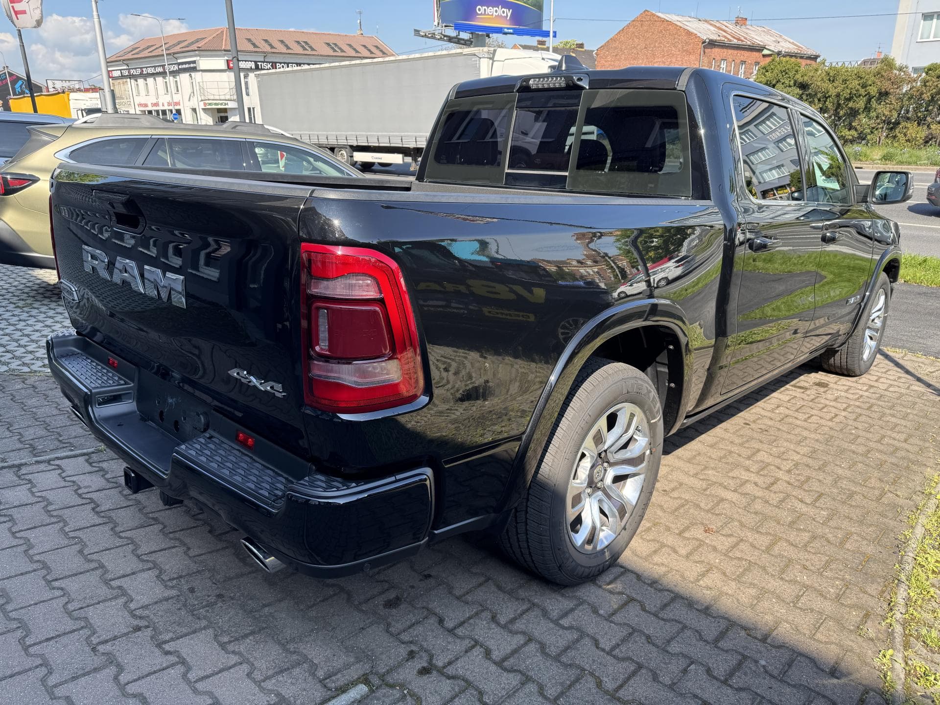 2025 RAM 1500 - 5