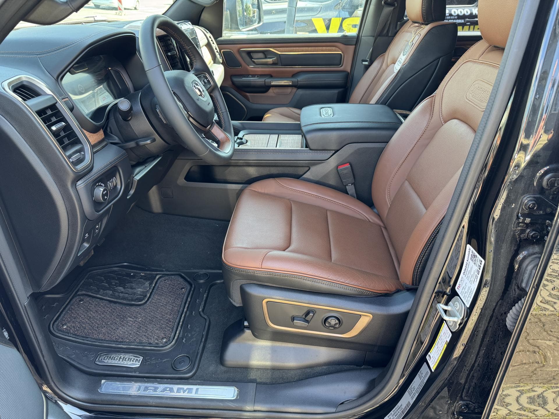 2025 RAM 1500 - 9