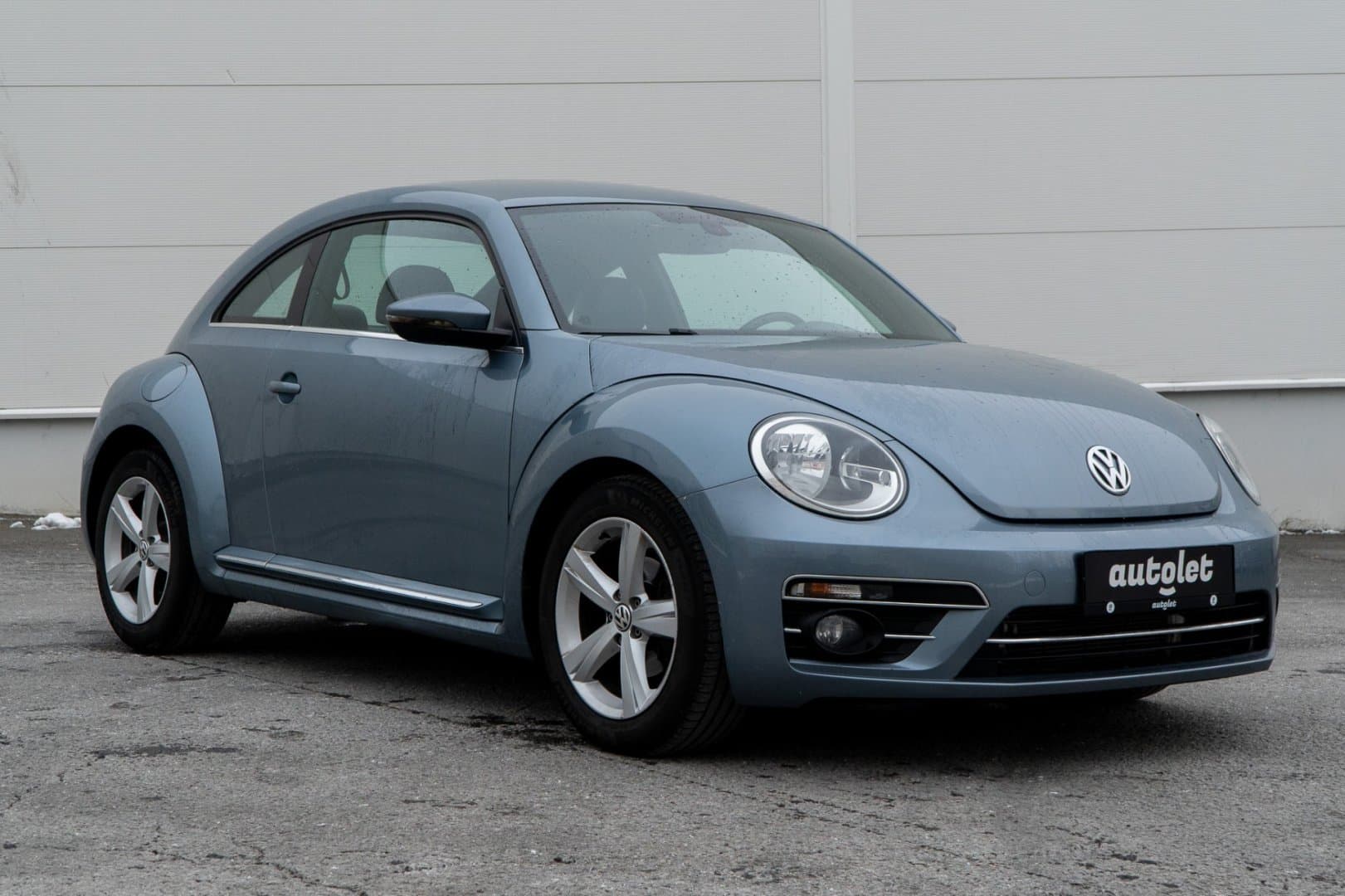 Volkswagen BEETLE