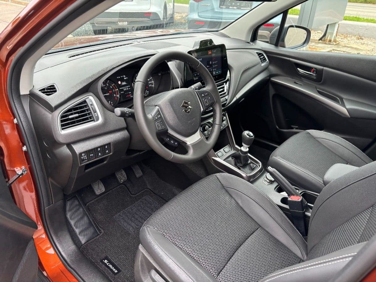 2026 Suzuki S-CROSS - 10