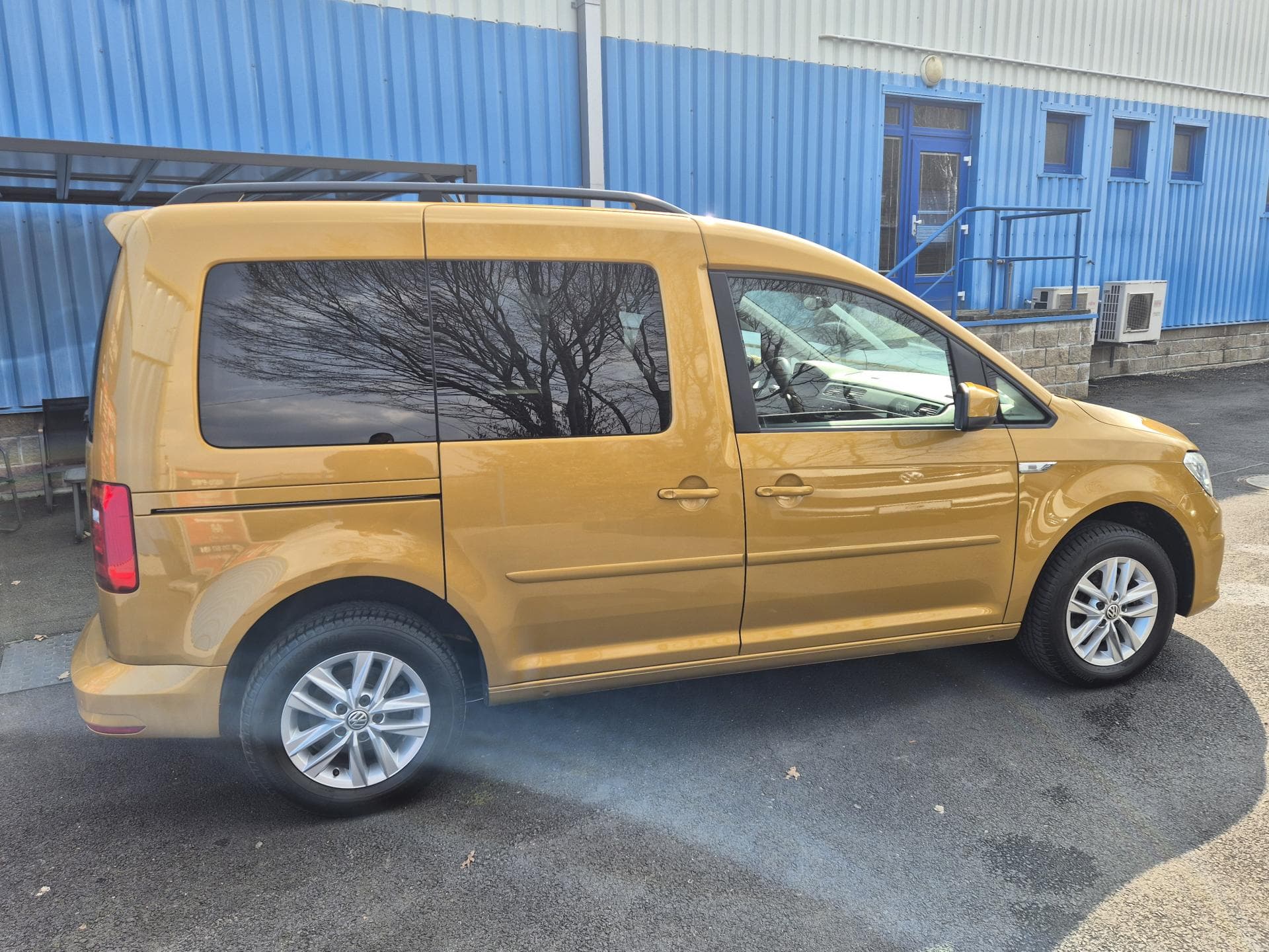 Volkswagen Caddy - 9