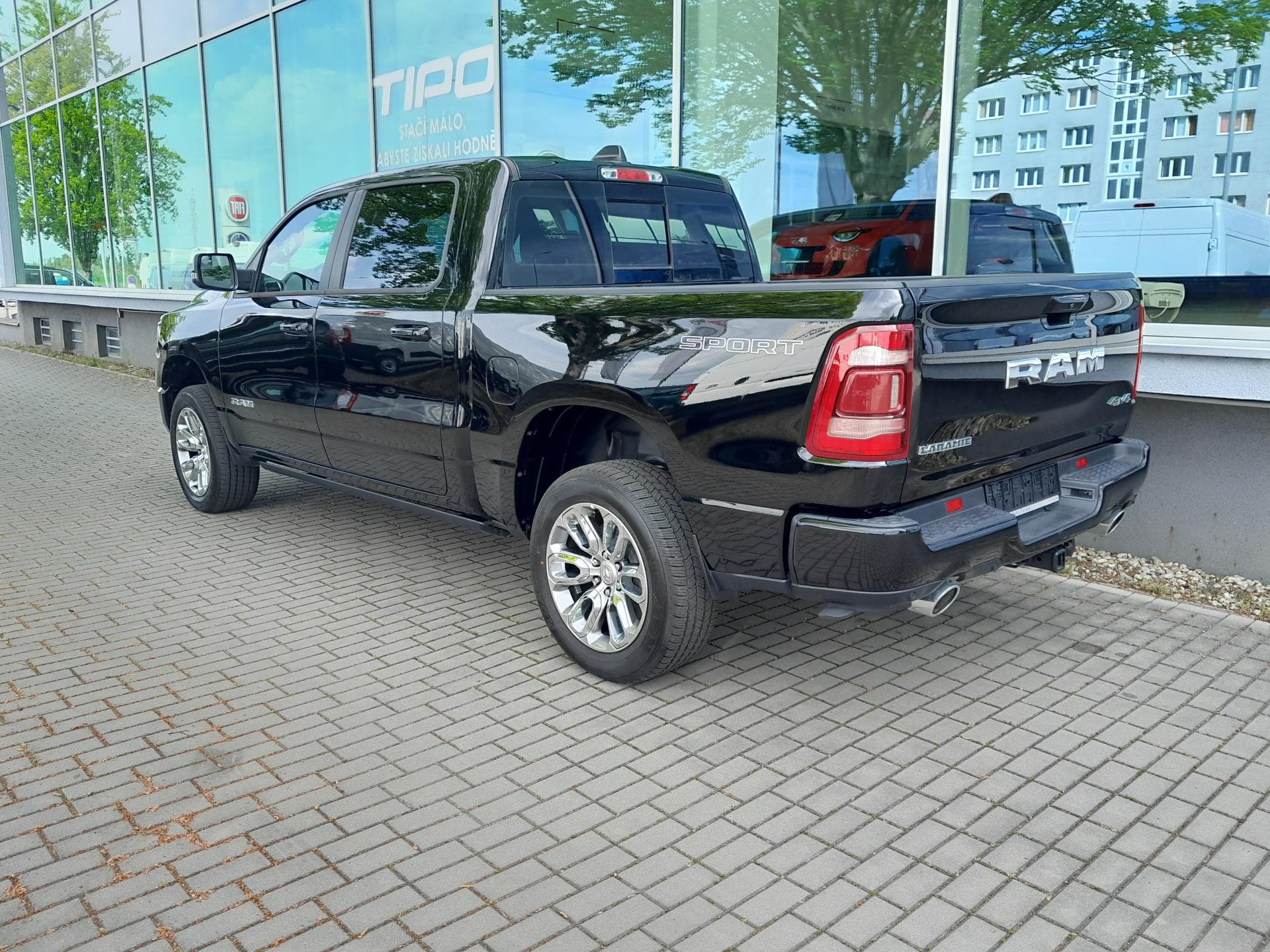 Dodge RAM - 4