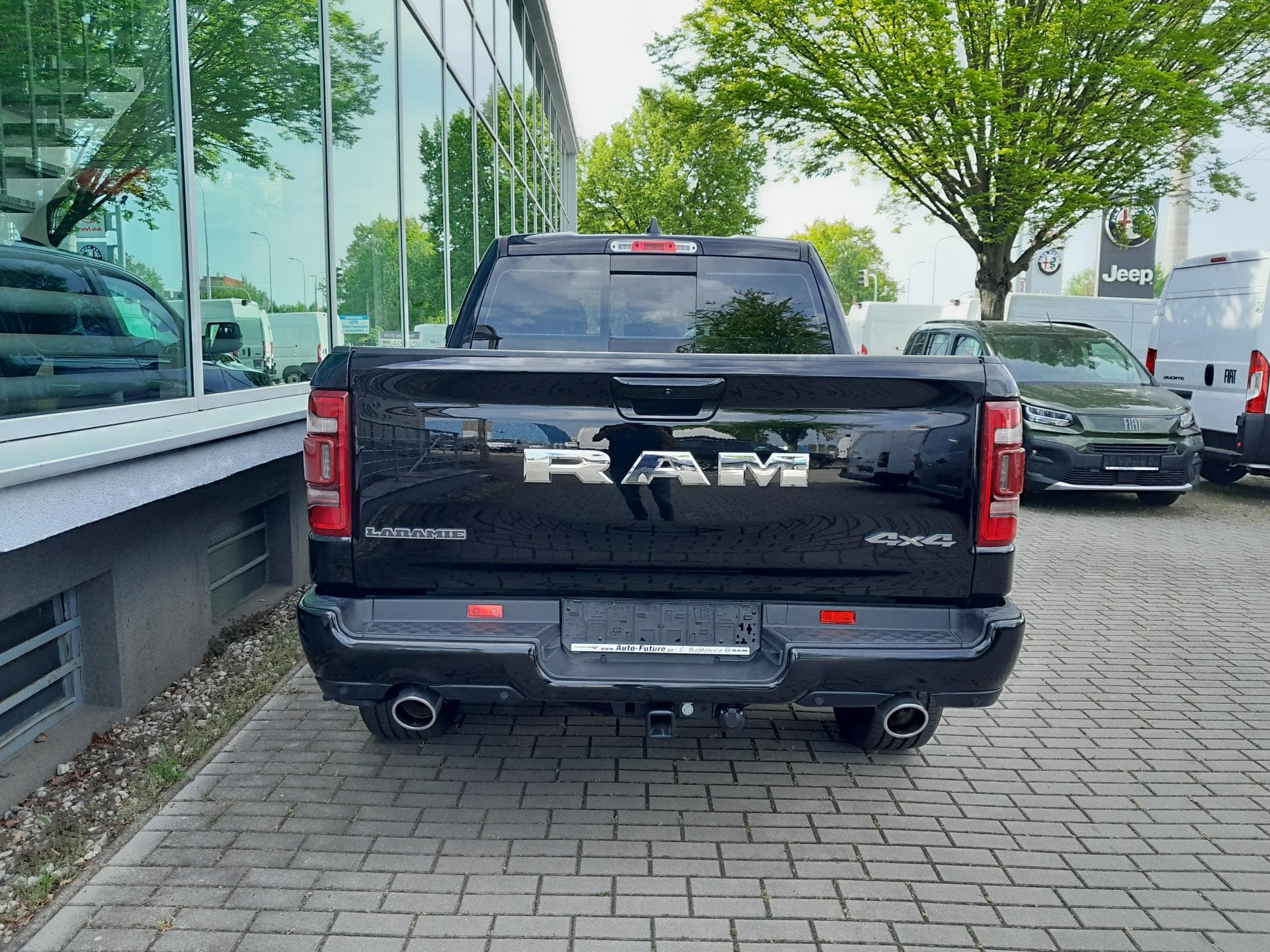 Dodge RAM - 8