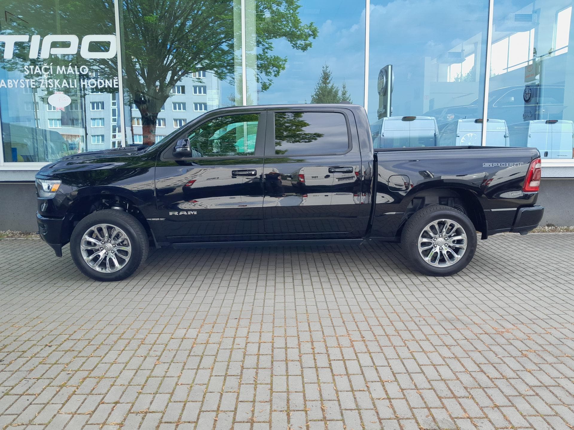 Dodge RAM - 6