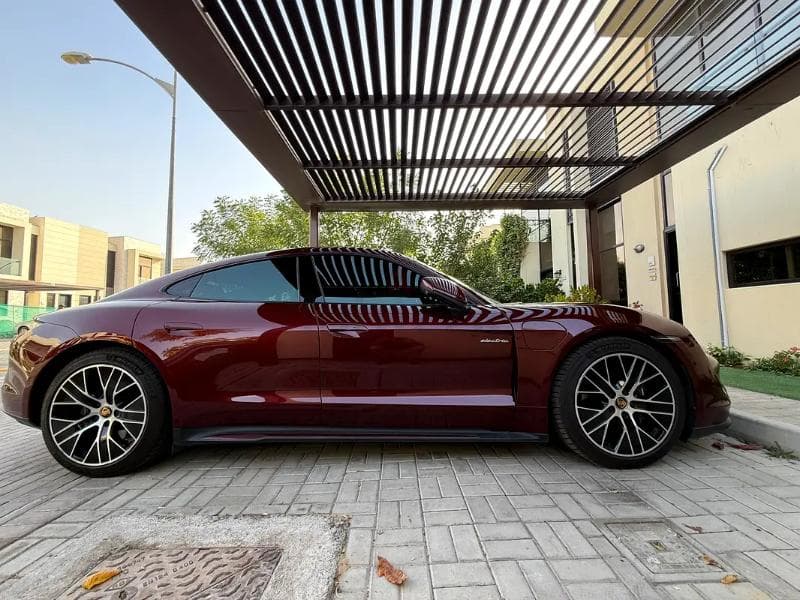 Porsche TAYCAN - 2