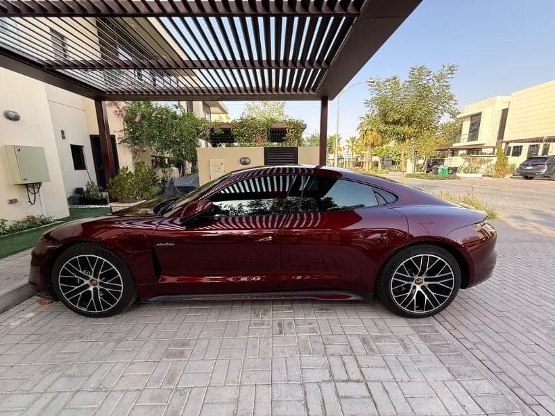 Porsche TAYCAN - 4