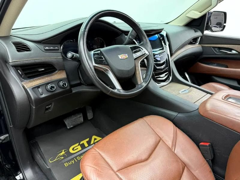 Cadillac ESCALADE - 8
