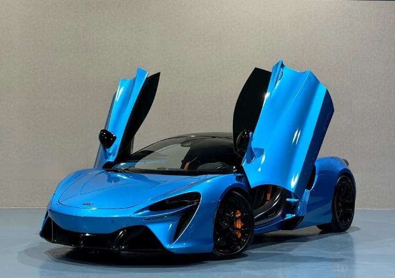 McLaren Ostatní Hybridní sportovní model