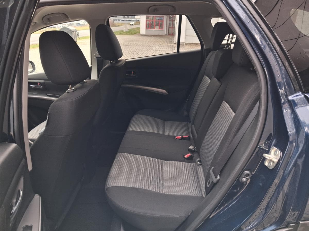 2023 Suzuki SX4 - 12