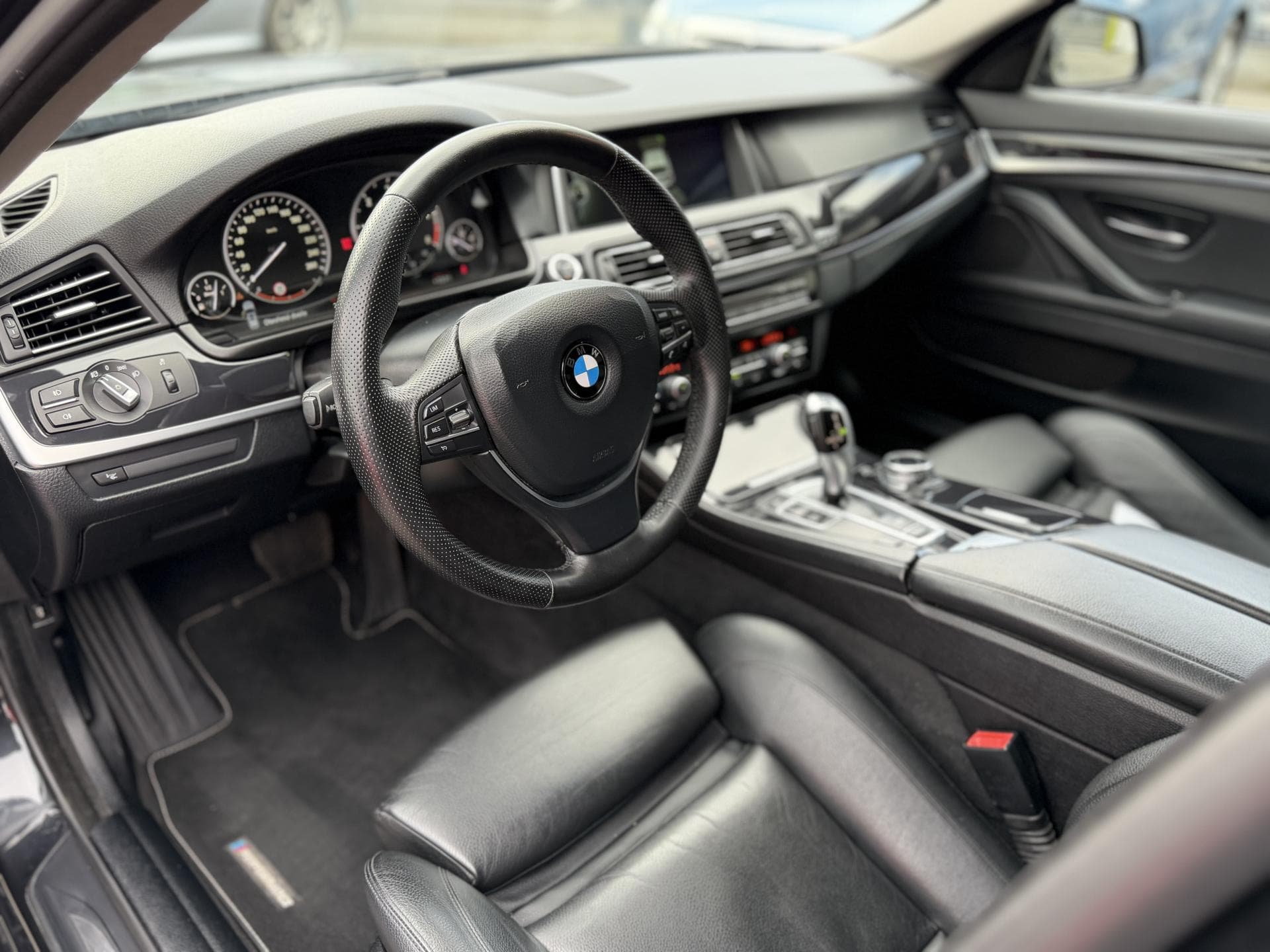 2014 BMW 5-Series - 8