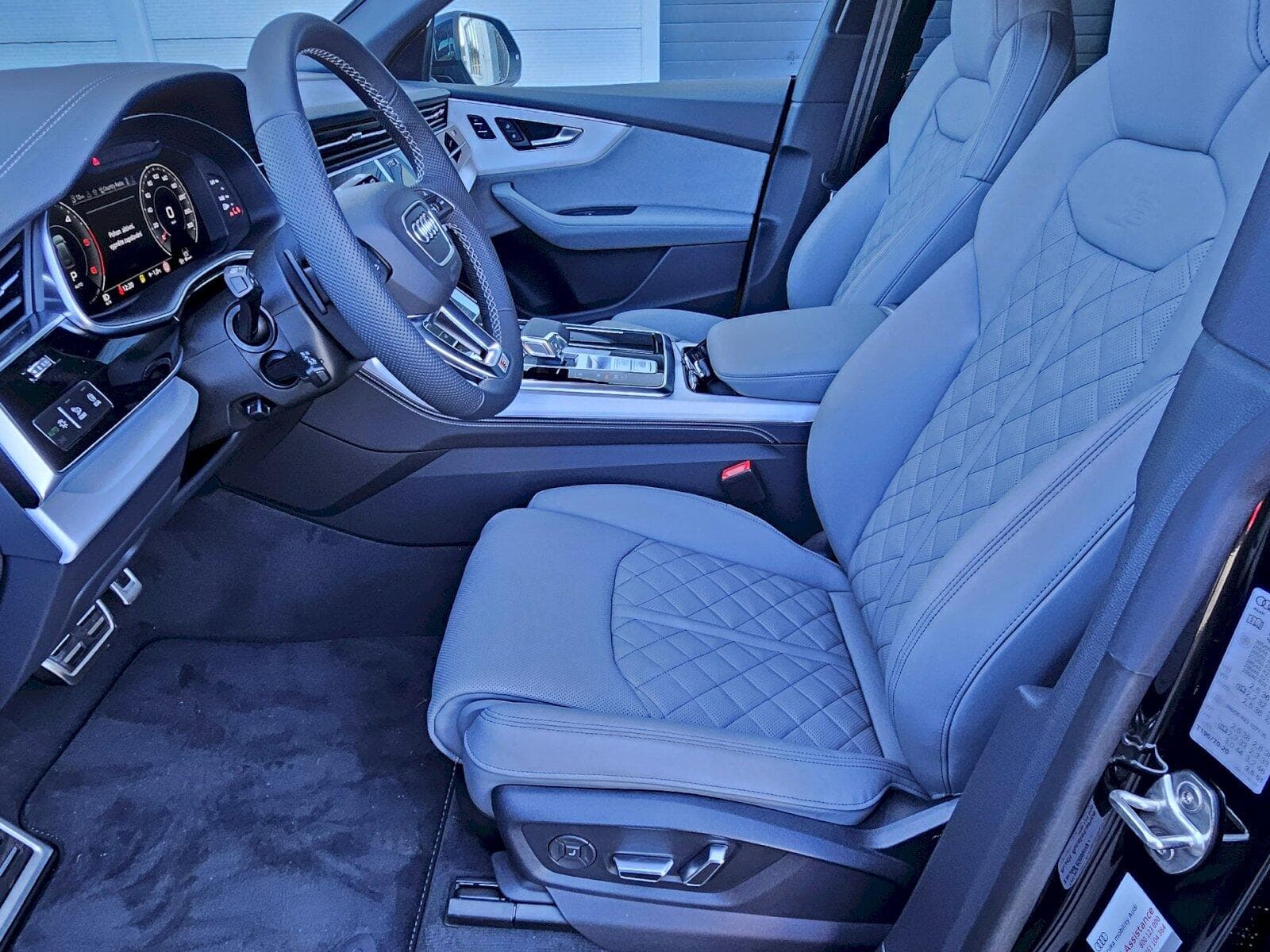 Audi Q8 - 12