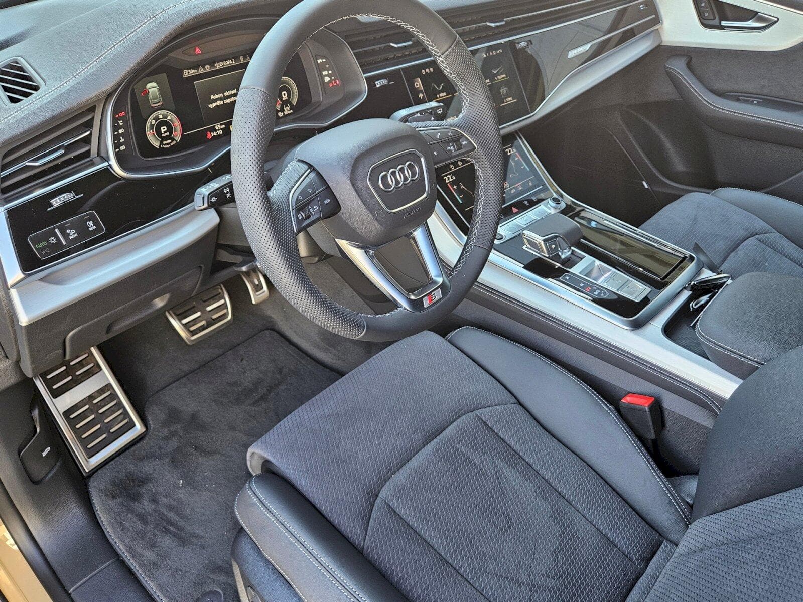 Audi Q8 - 12