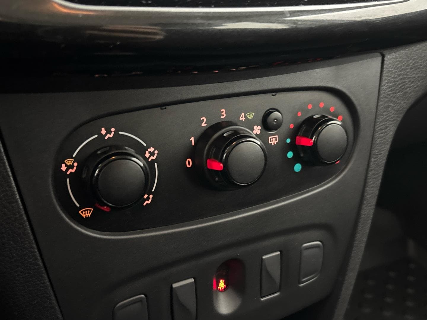 2018 Dacia LOGAN - 12