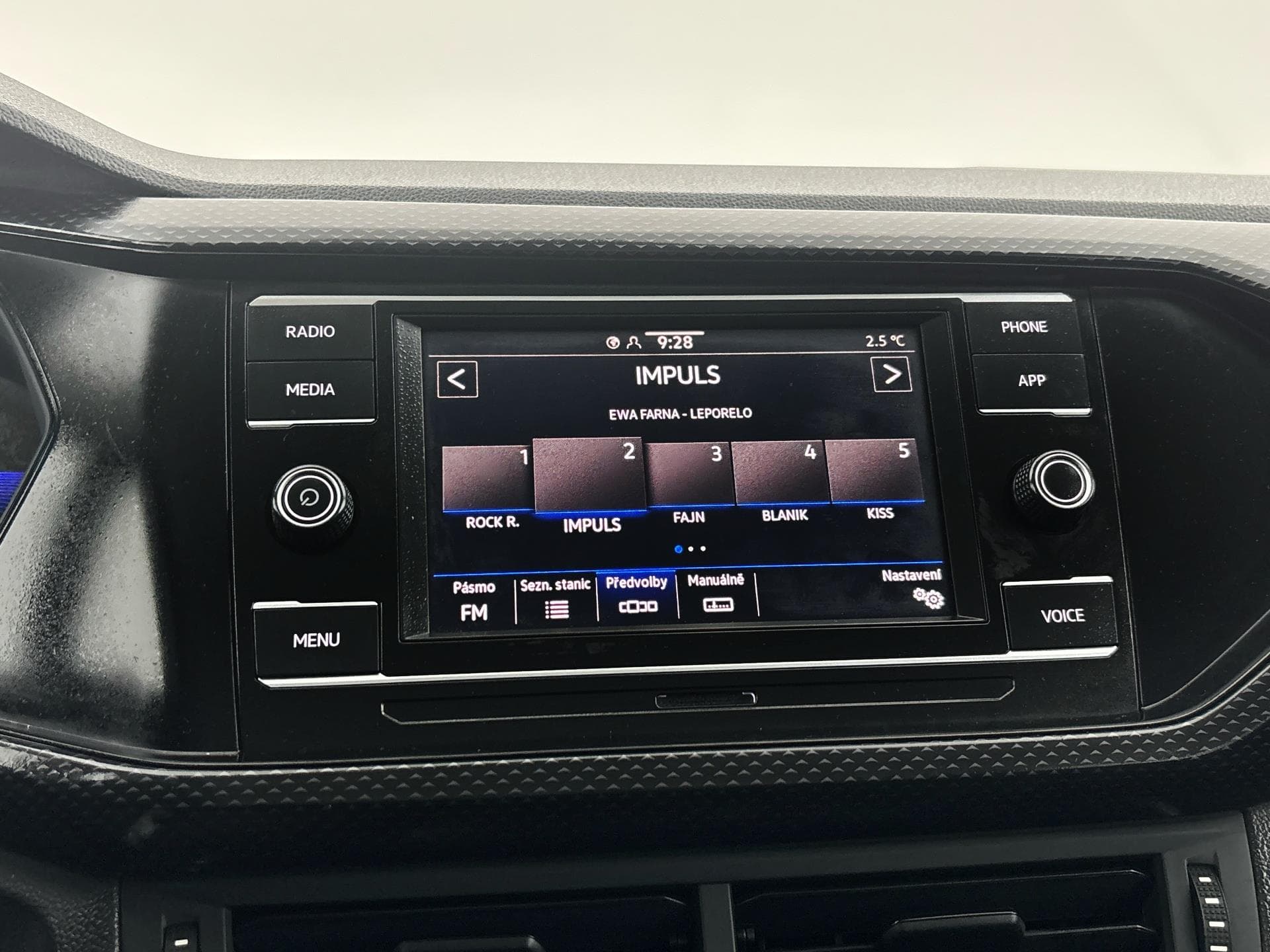 2023 Volkswagen T-CROSS - 12