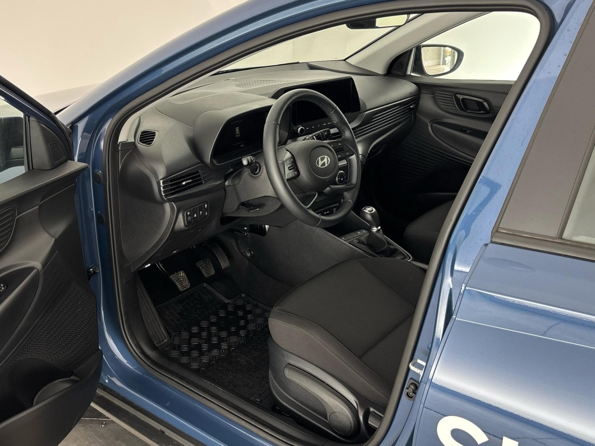 Hyundai BAYON - 6
