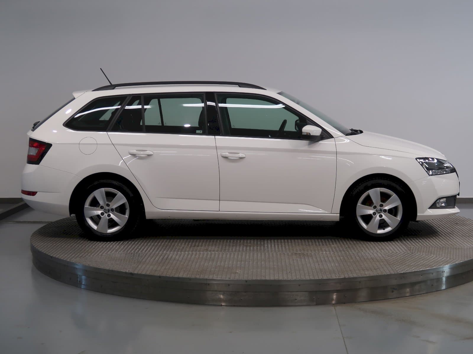 Škoda FABIA - 8