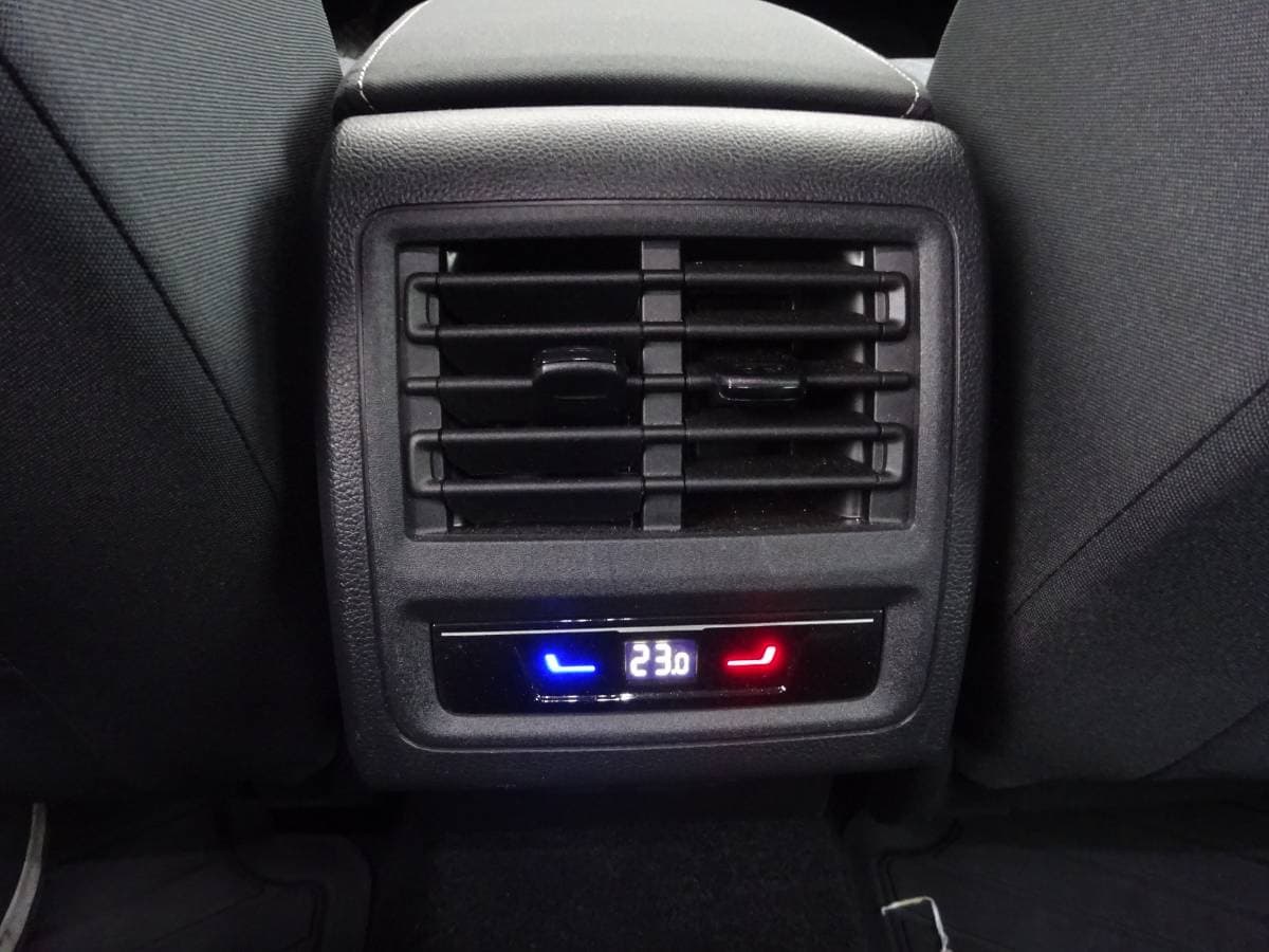 Volkswagen GOLF - 50