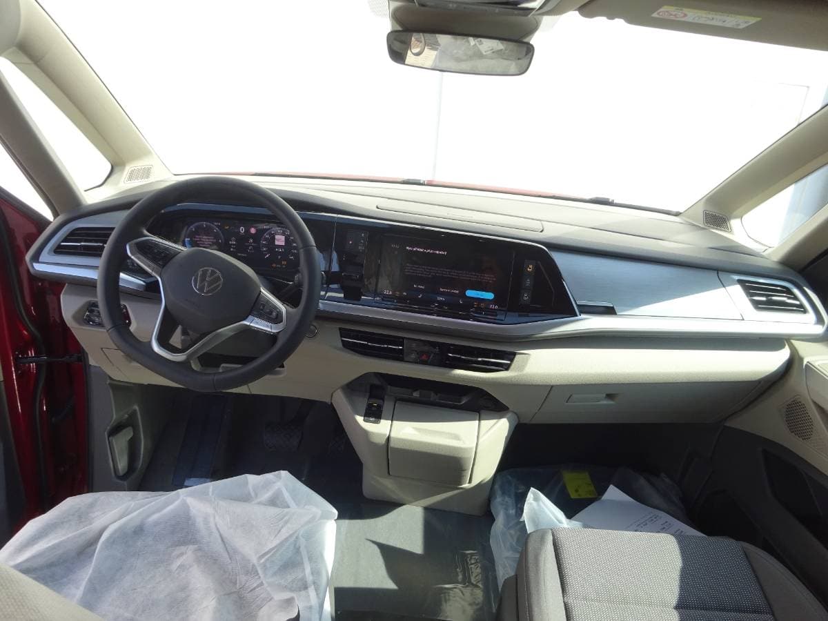 Volkswagen MULTIVAN - 5