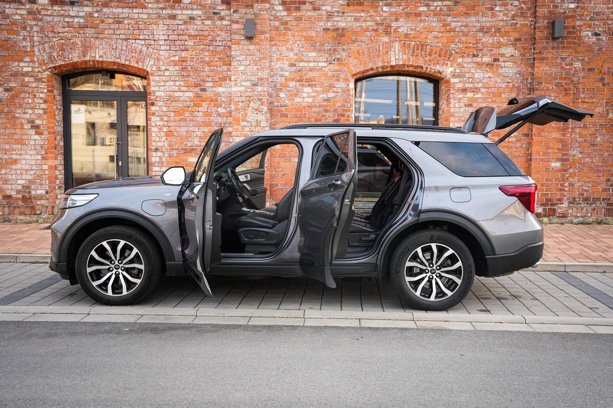 2022 Ford Explorer - 11