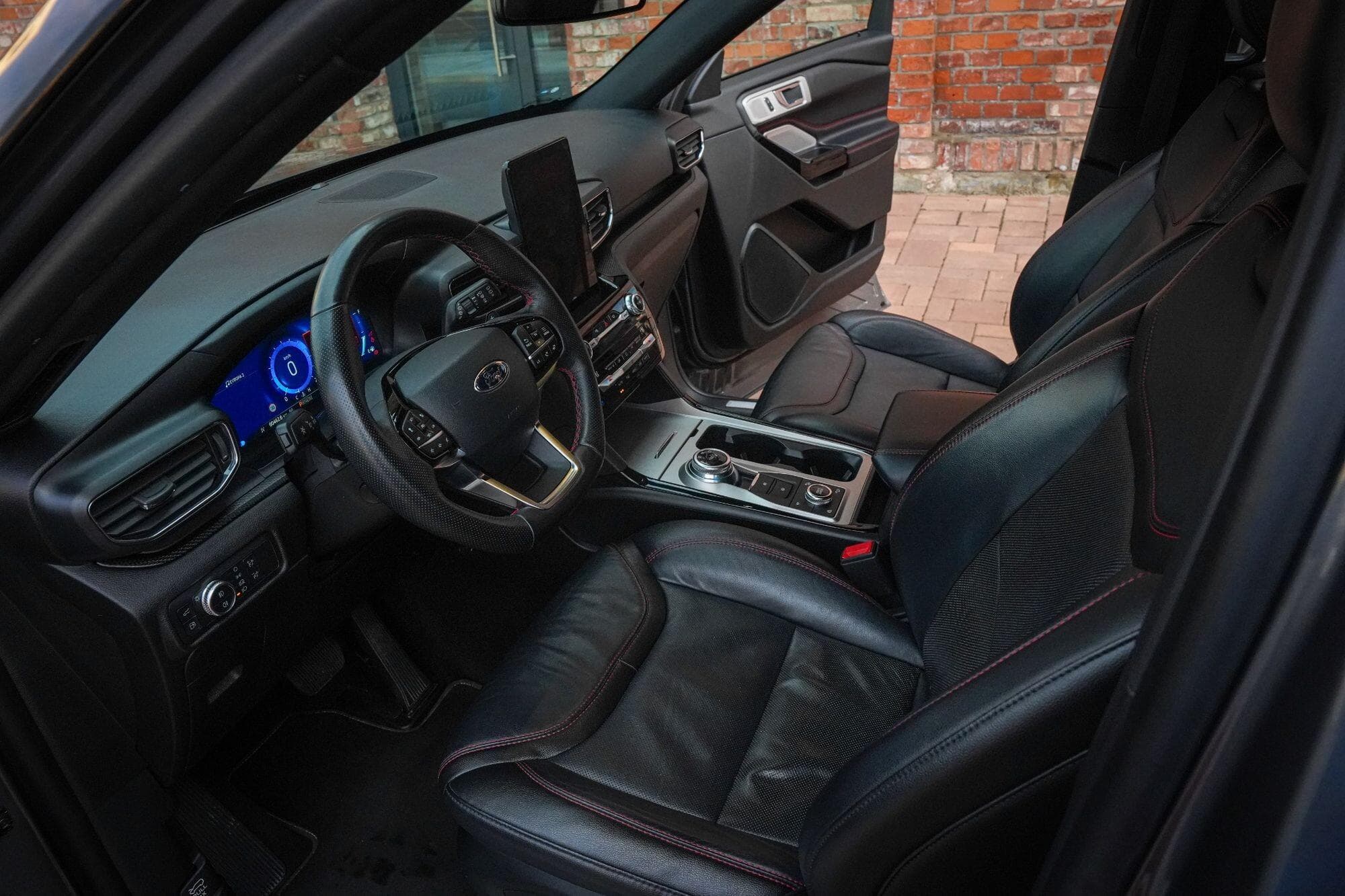 2022 Ford Explorer - 12