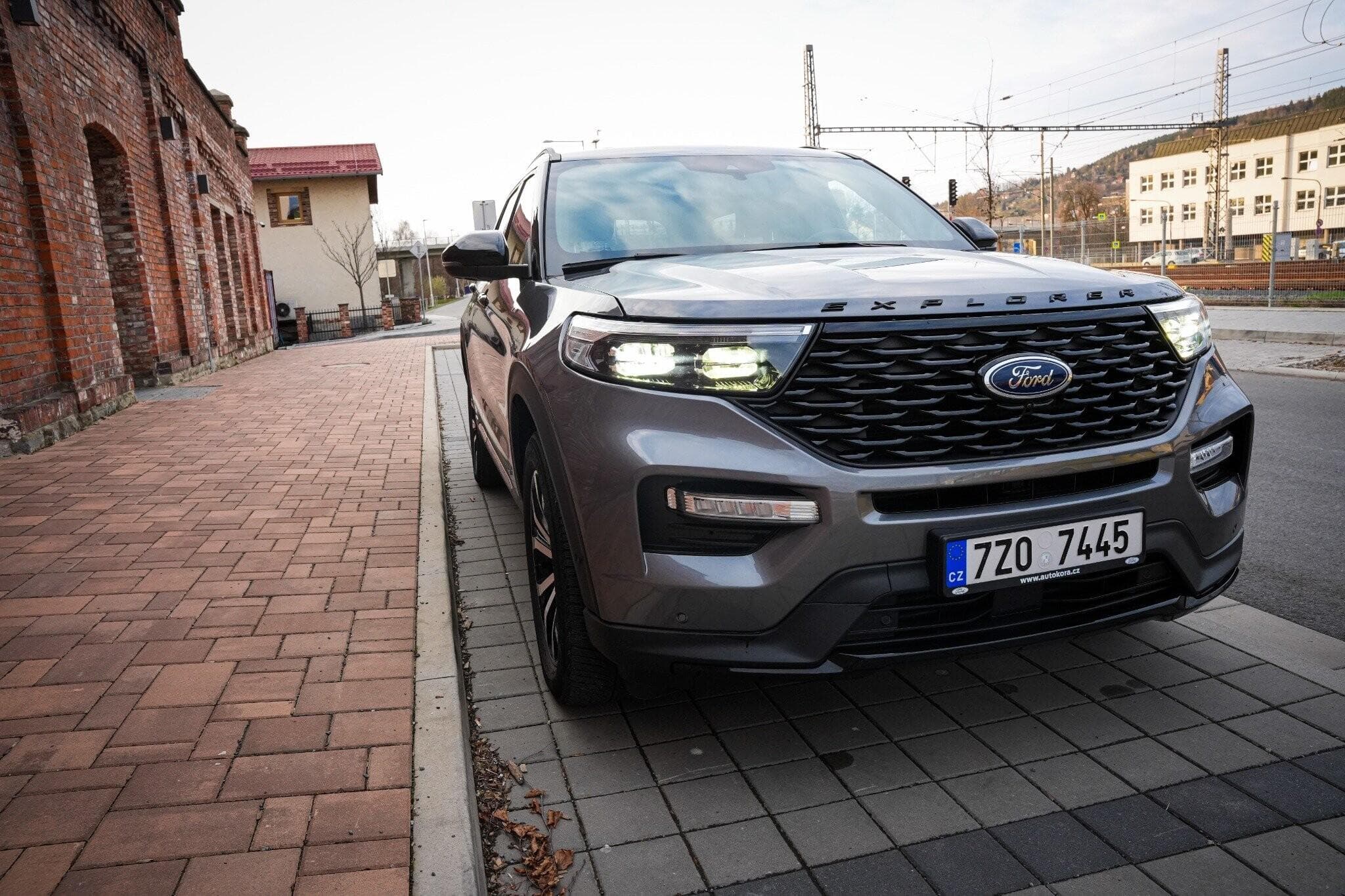 2022 Ford Explorer - 7