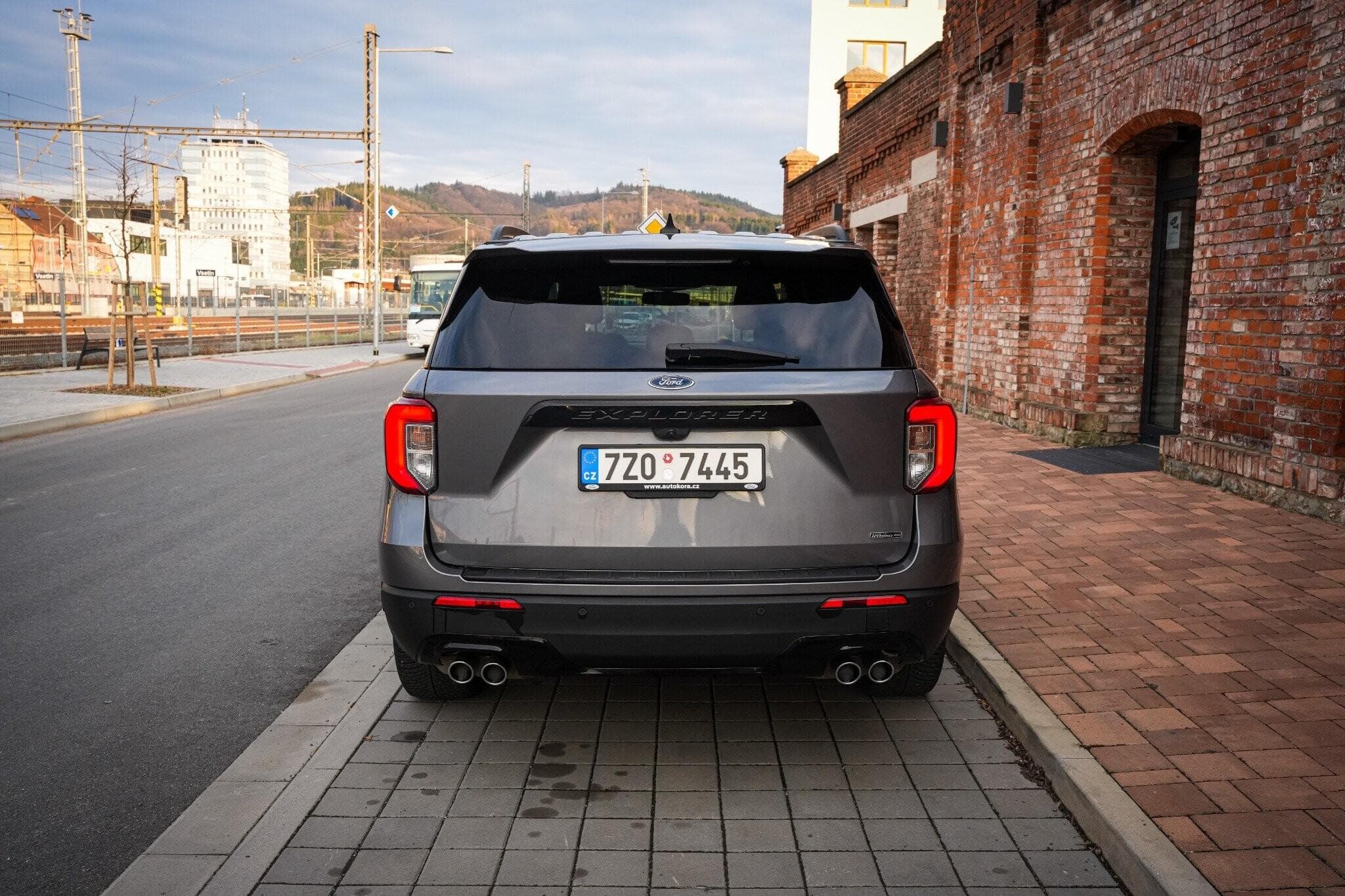 2022 Ford Explorer - 9