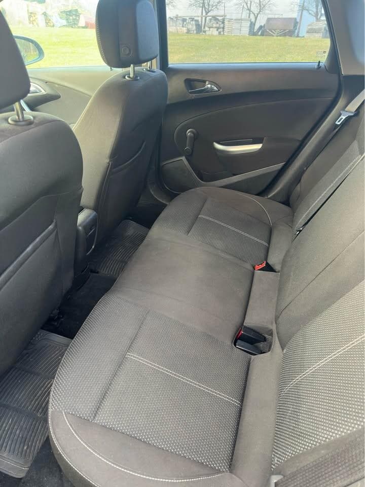 2010 Opel Astra - 10