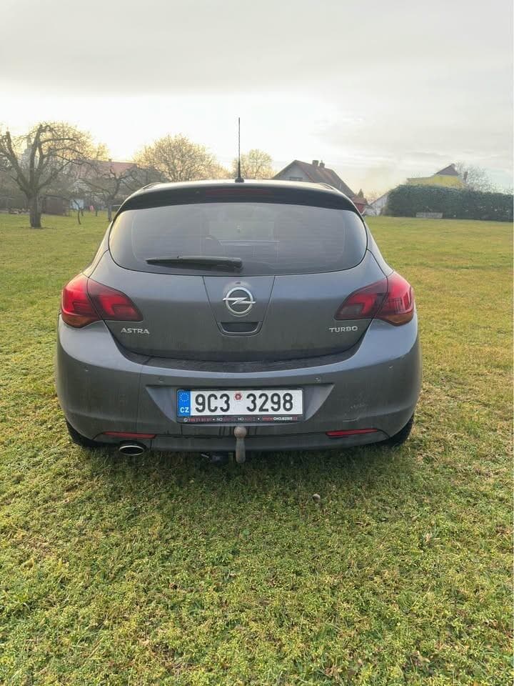 2010 Opel Astra - 3