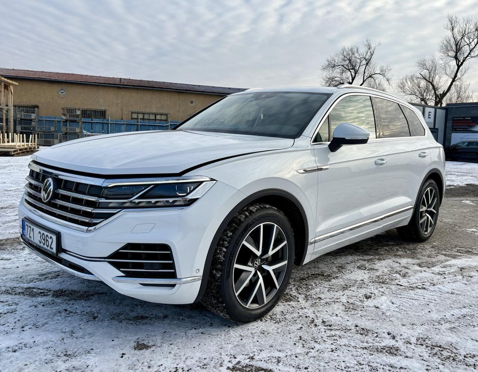 2020 Volkswagen Touareg - 19