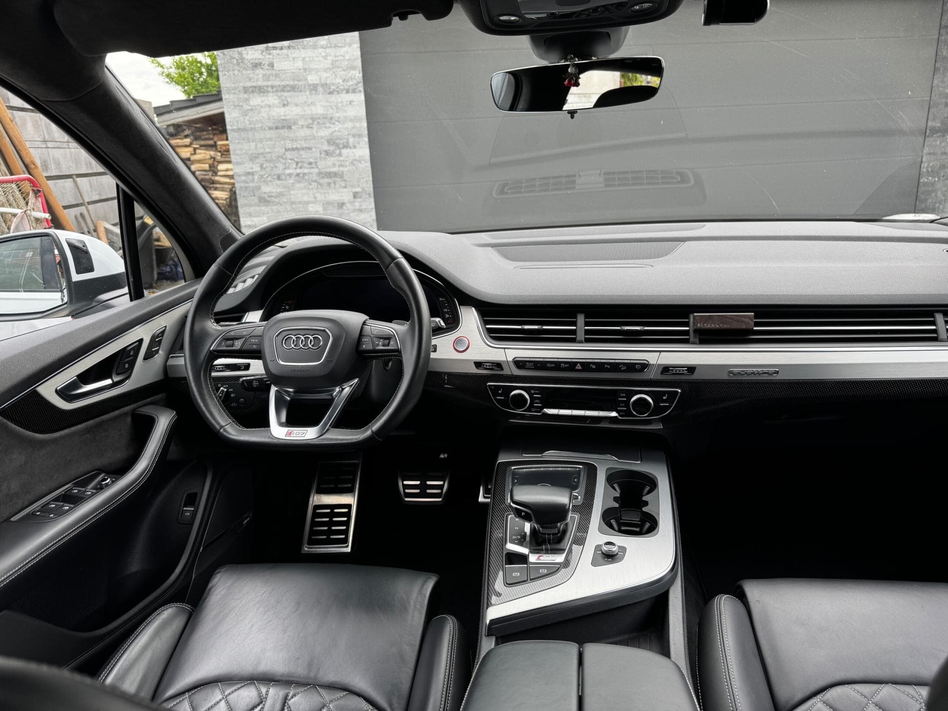 Audi SQ7 - 7