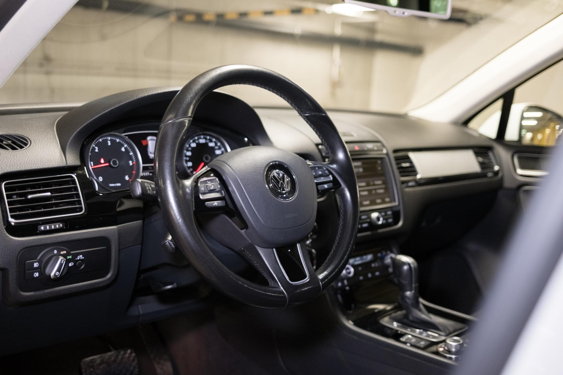 2014 Volkswagen Touareg - 73