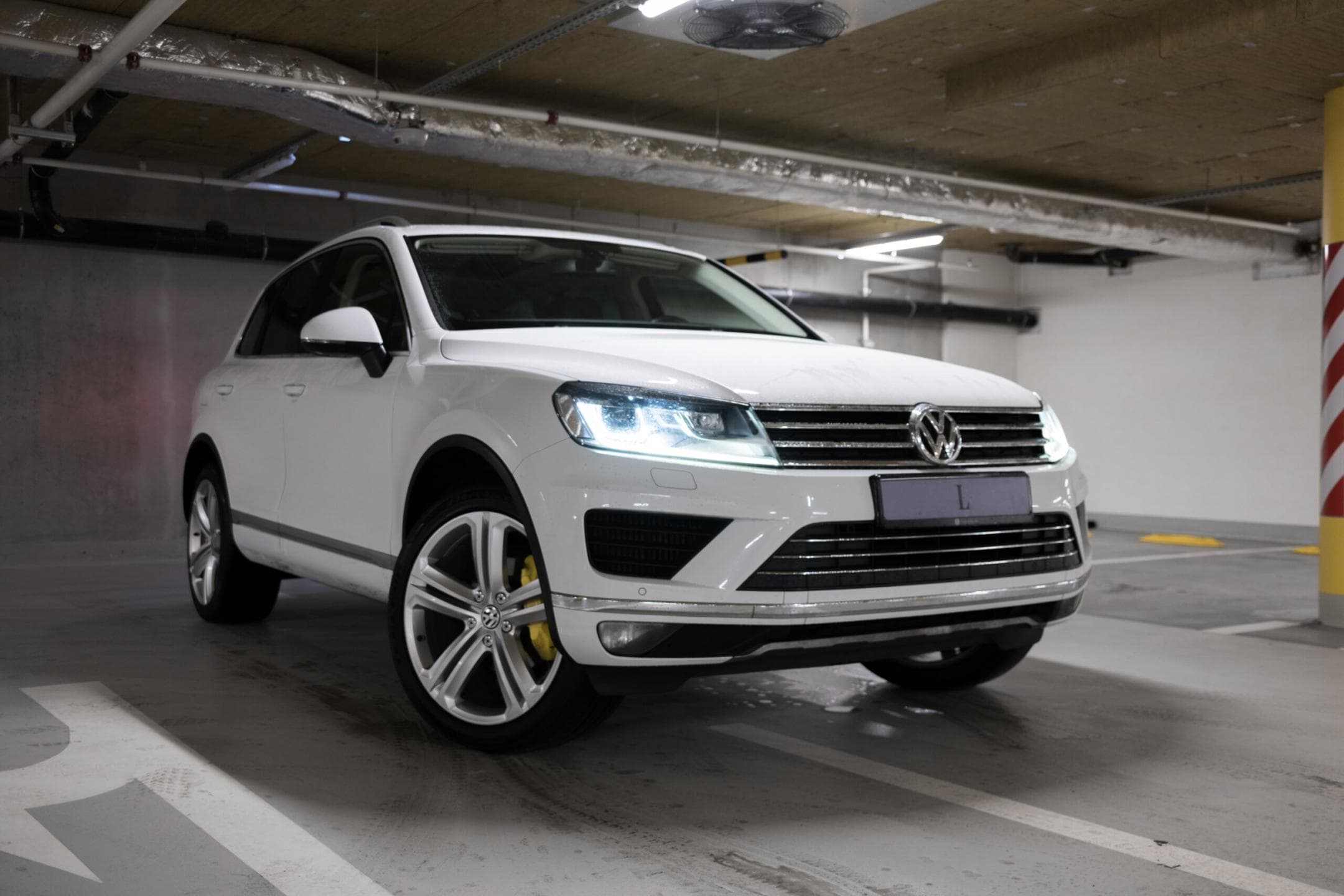 2014 Volkswagen Touareg - 9