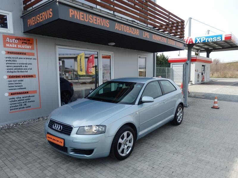 Audi A3 1.6i DIGI. KLIMA, ESP hatchback