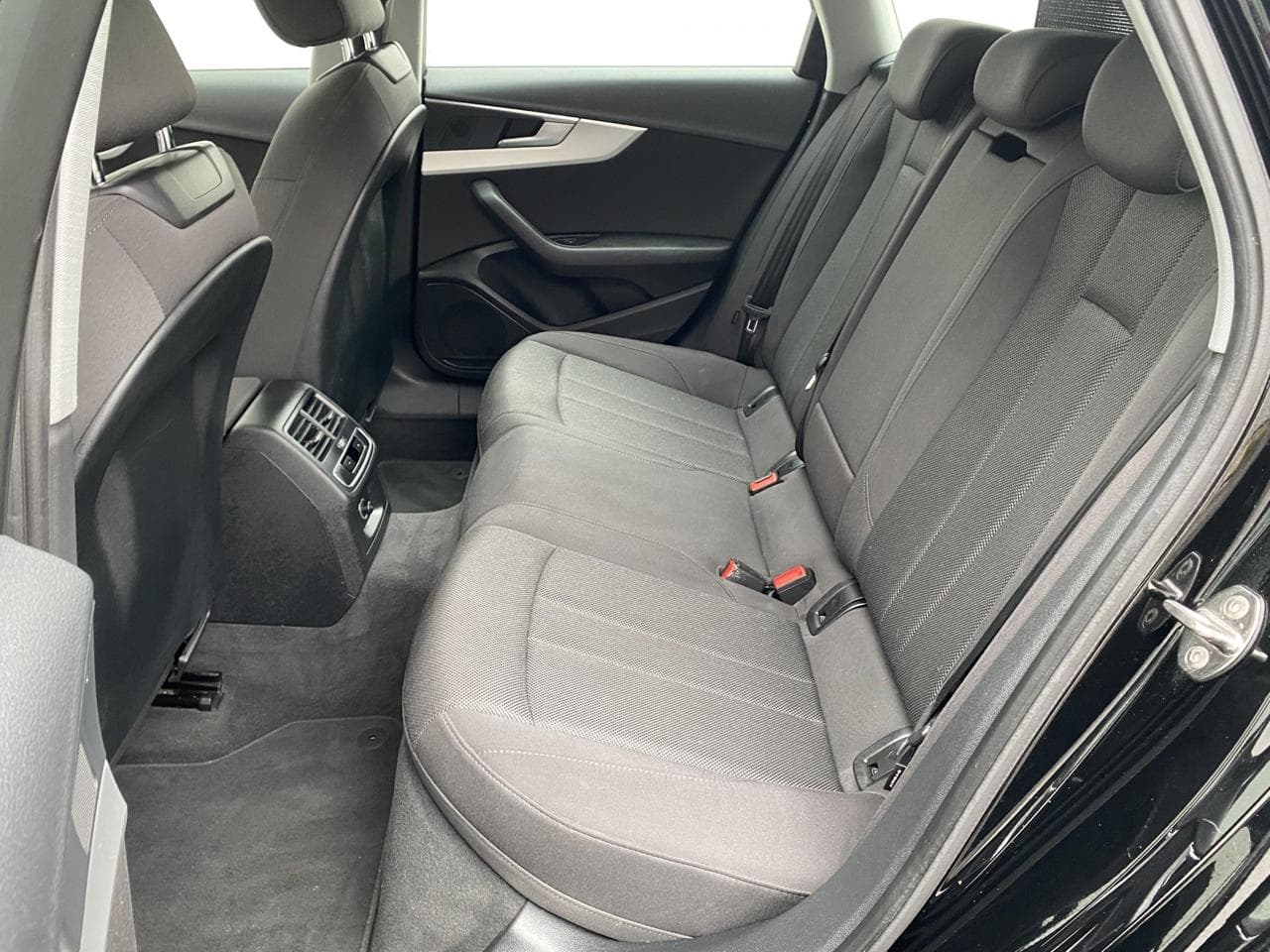 2016 Audi A4 - 10