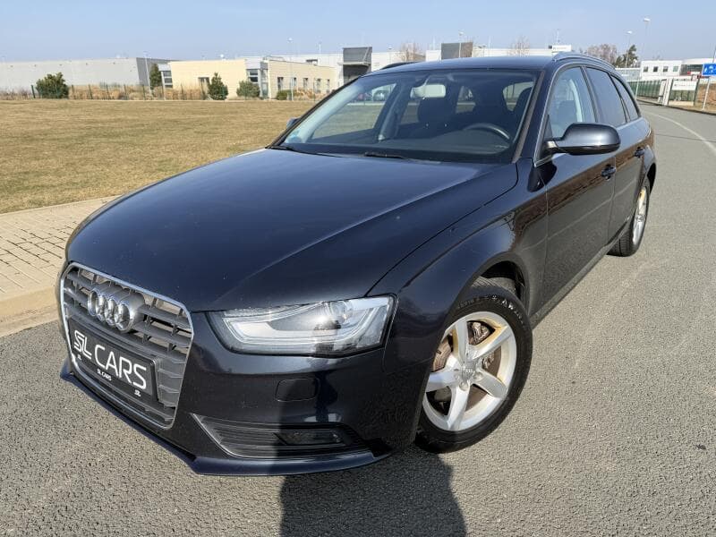 Audi A4 2.0 TDI XENON VÝHŘEVY SERVISKA kombi