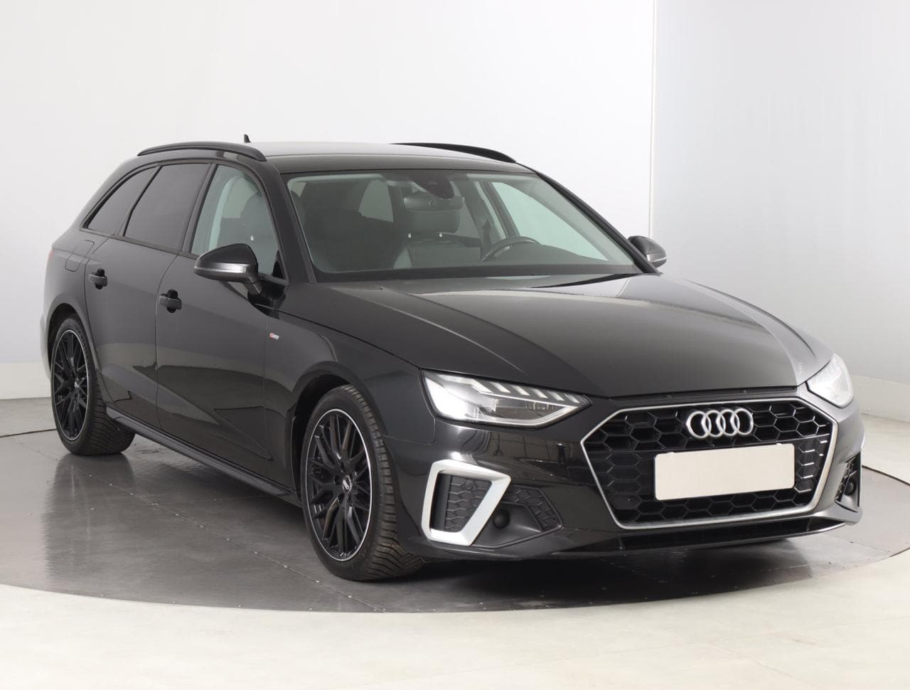 Audi A4 35 TDI 120kW kombi