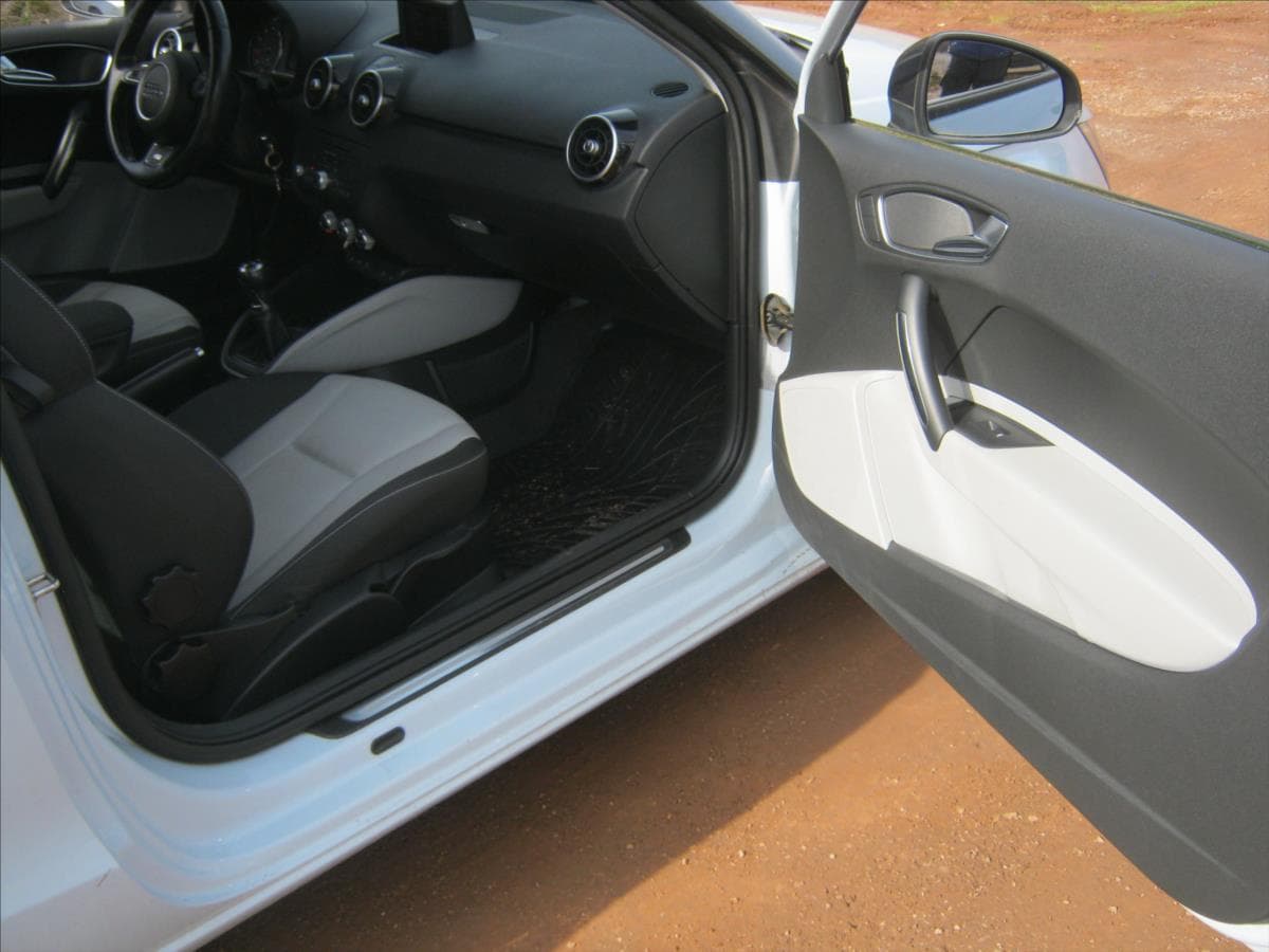 2011 Audi A1 - 13