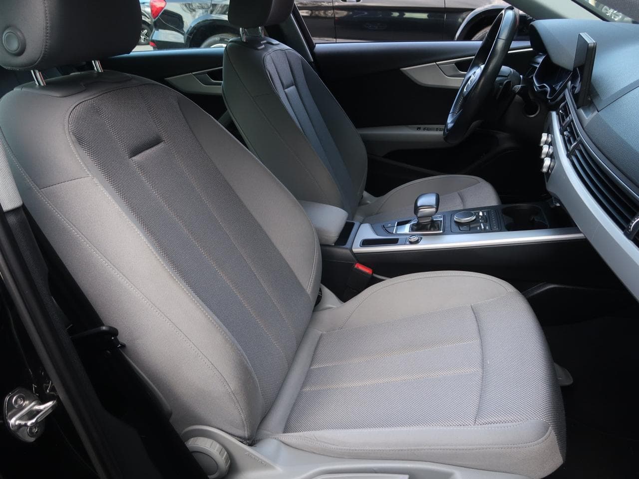 2018 Audi A4 - 12
